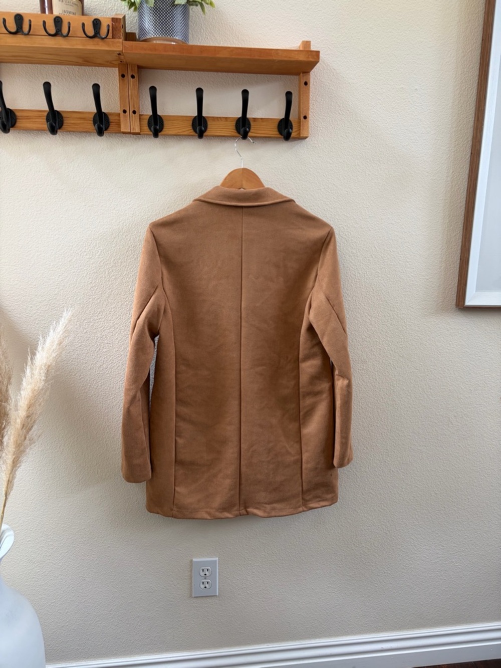 Ci Sono Double-Breasted Suede-Look Blazer in Warm Tan - Picture 4 of 4